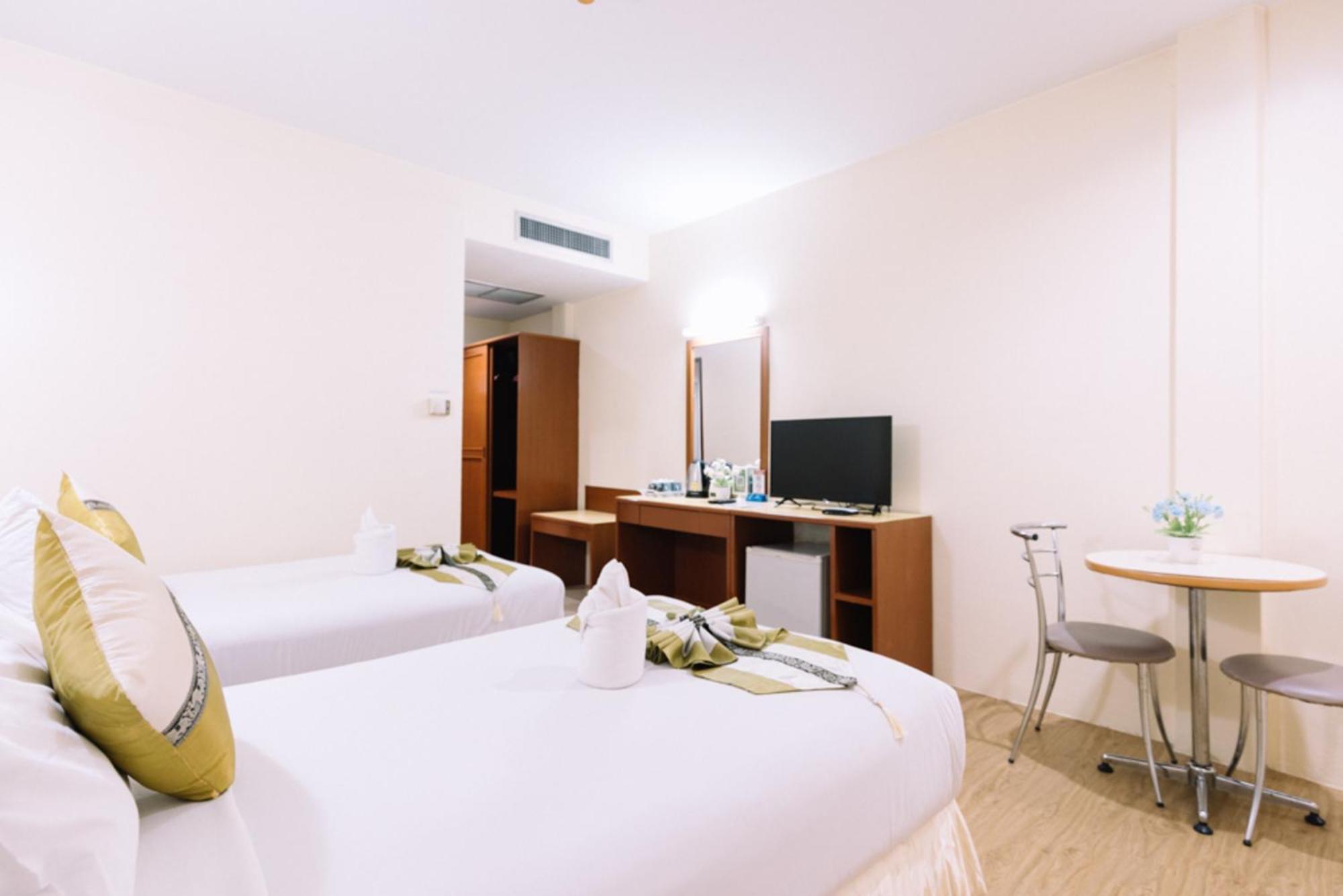Chumphon Gardens Hotel Exterior photo