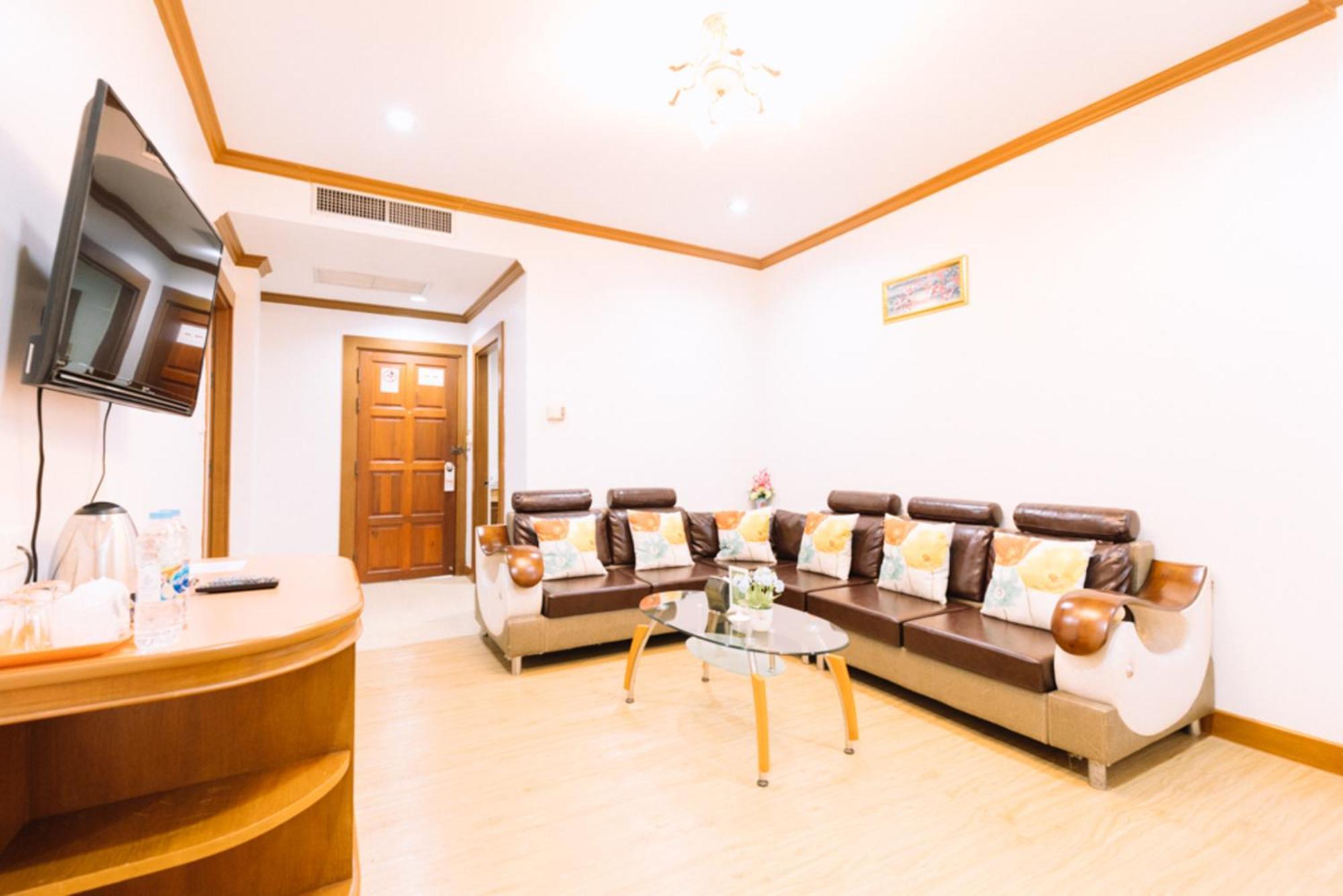 Chumphon Gardens Hotel Exterior photo