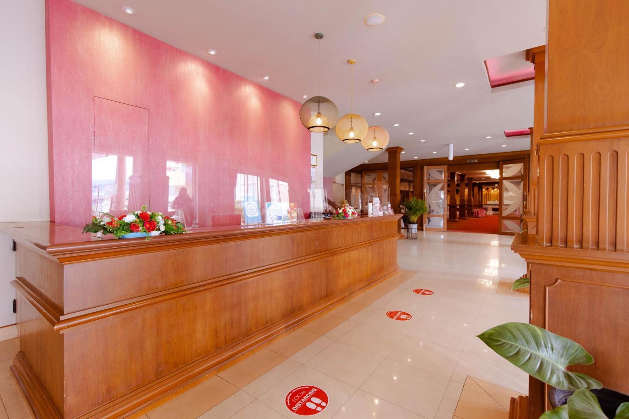 Chumphon Gardens Hotel Exterior photo